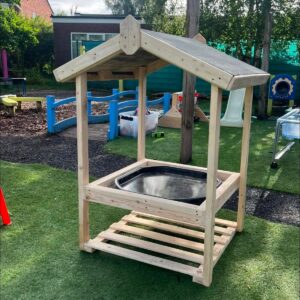 Jungle Wood Ltd KS1 Tuff Tray Hut